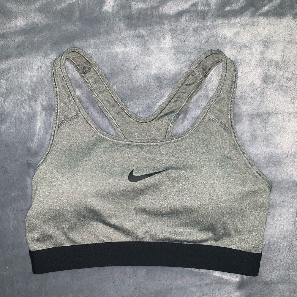women’s medium support nike grey sports bra